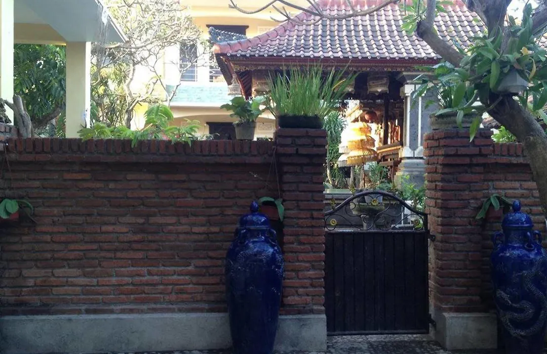 Sari Buana Bed & Breakfast-1