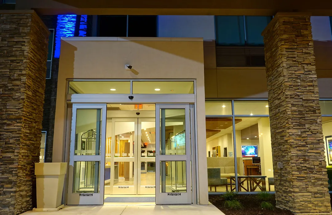 Holiday Inn Express & Suites Omaha - Millard Area By Ihg-1