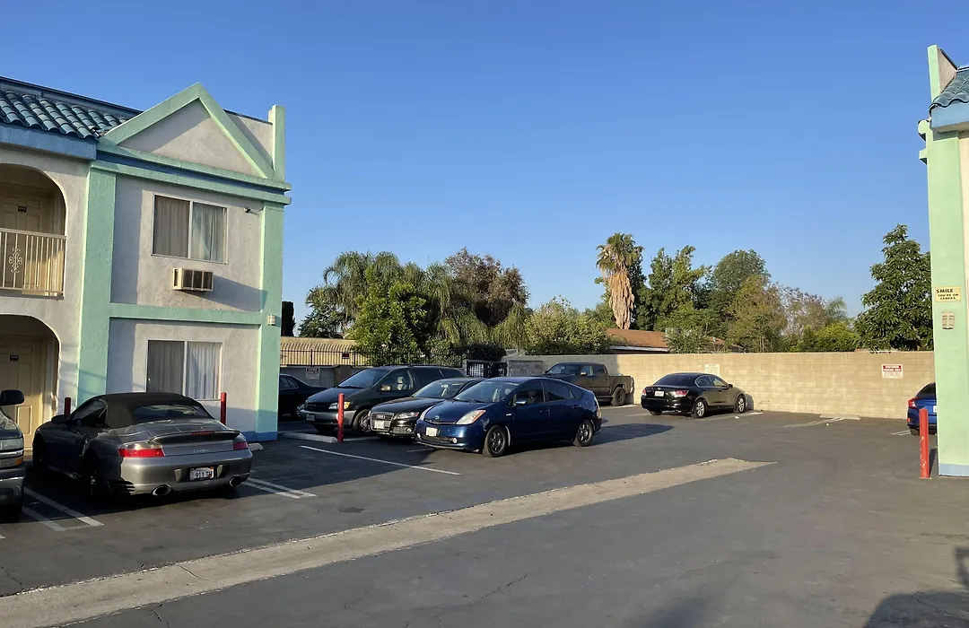 Diamond Inn-1