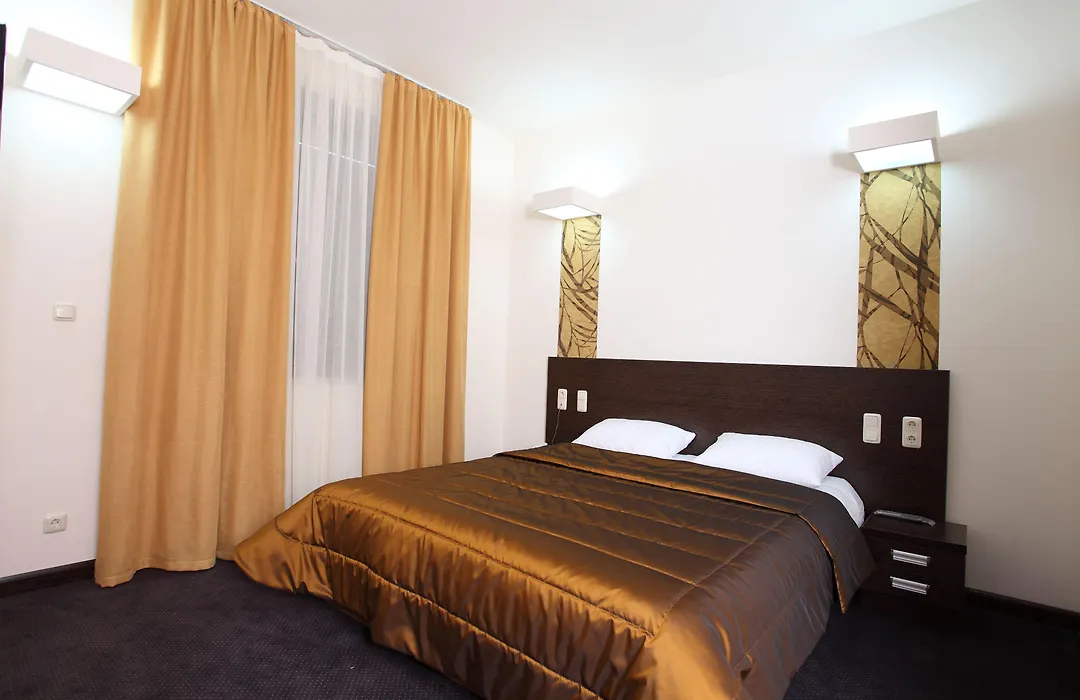 Cascade Hotel-1