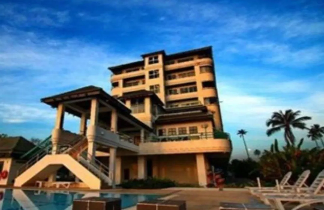 Khanom Golden Beach Hotel-1