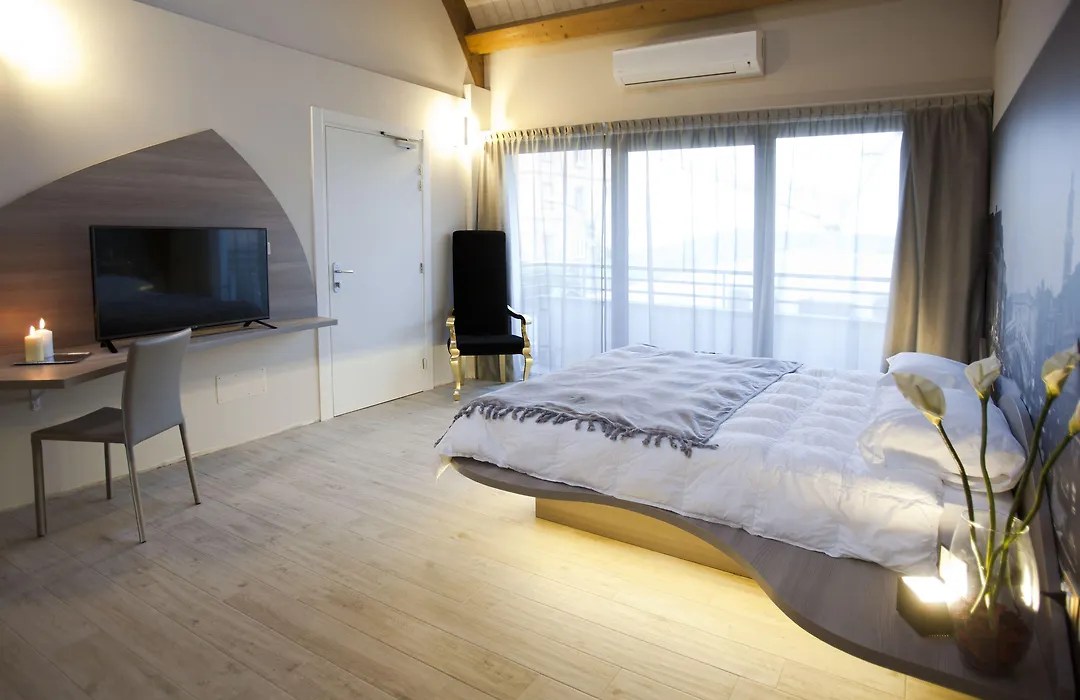 Hotel Seven Rooms-1