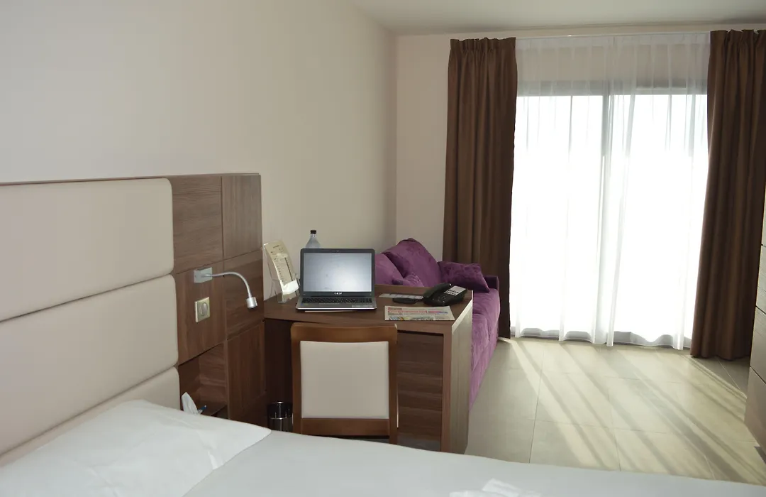 Hotel Port Toga-1