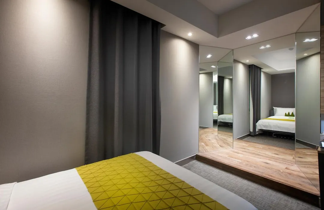 Metro Hotel Myeongdong-1