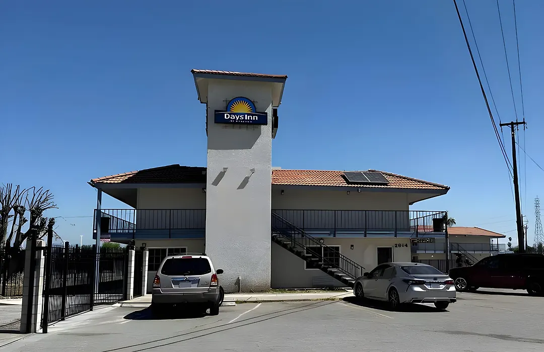 Days-Inn By Wyndham Bakersfield-1