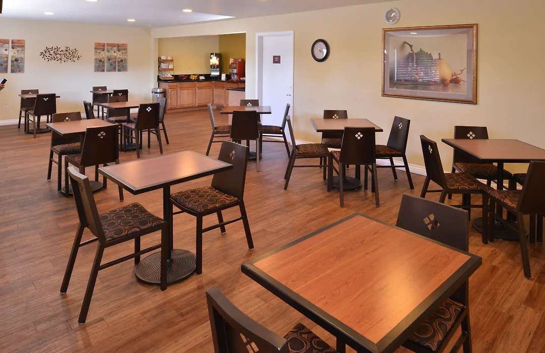 Pleasant Inn-1