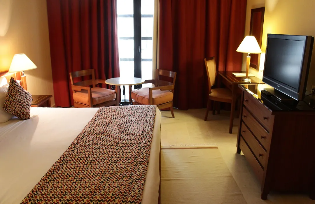 Hotel Le Consul-1