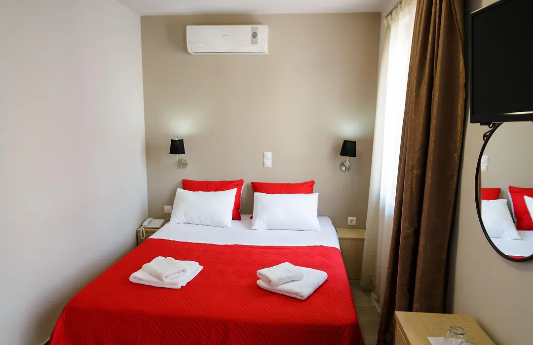 Lux Hotel 5 Mins Walk From Port Of Piraeus And Metro Station-1