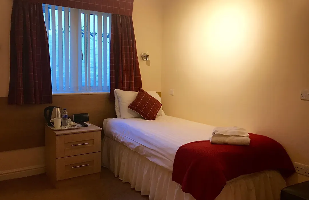 Glenlossie Guest House-1
