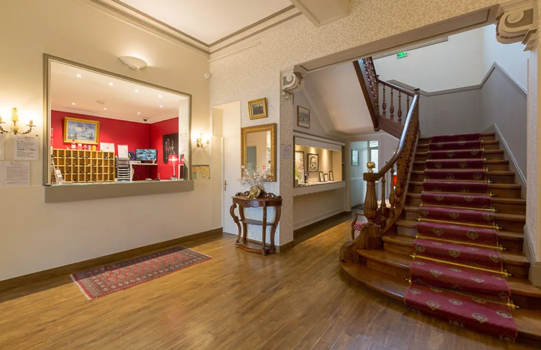 Cit'Hotel Le Regina Bordeaux Gare Saint-Jean-1
