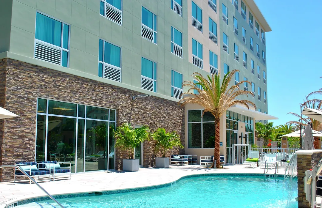 Four Points By Sheraton Miami Airport-1