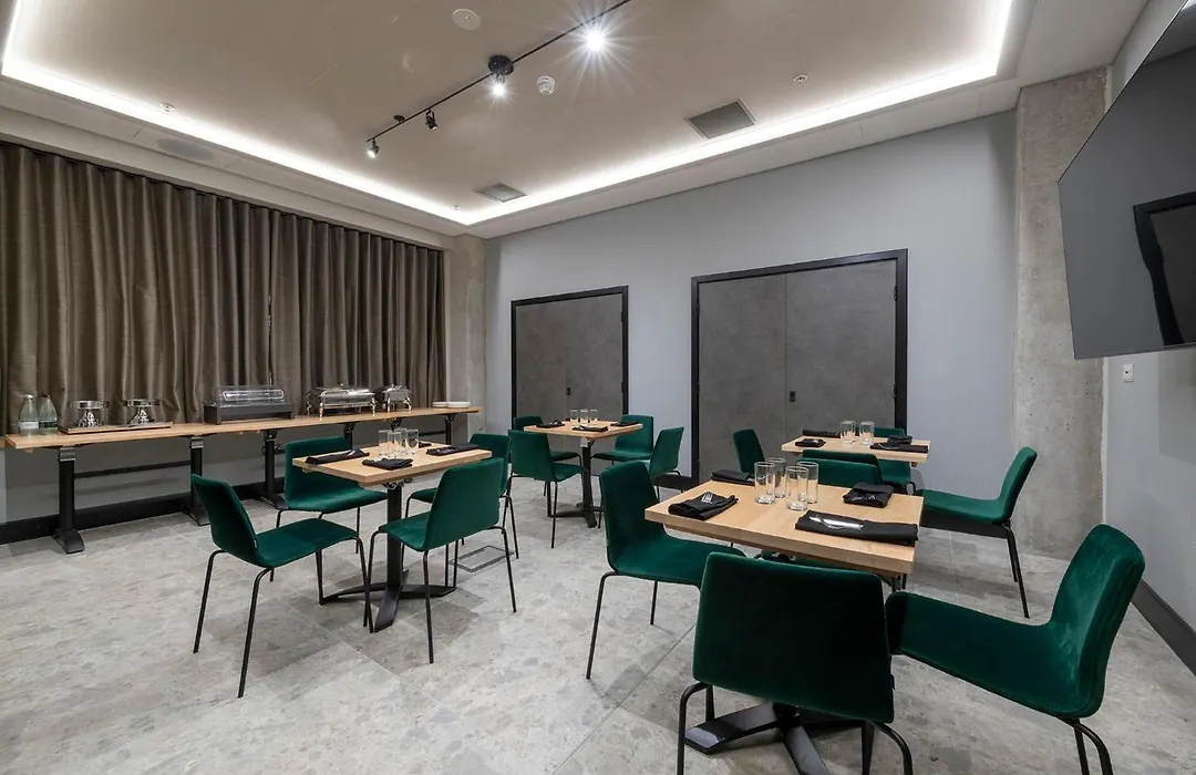 Sandman Signature Glasgow Hotel-1