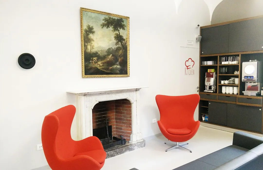 Babila Hostel & Bistrot-1