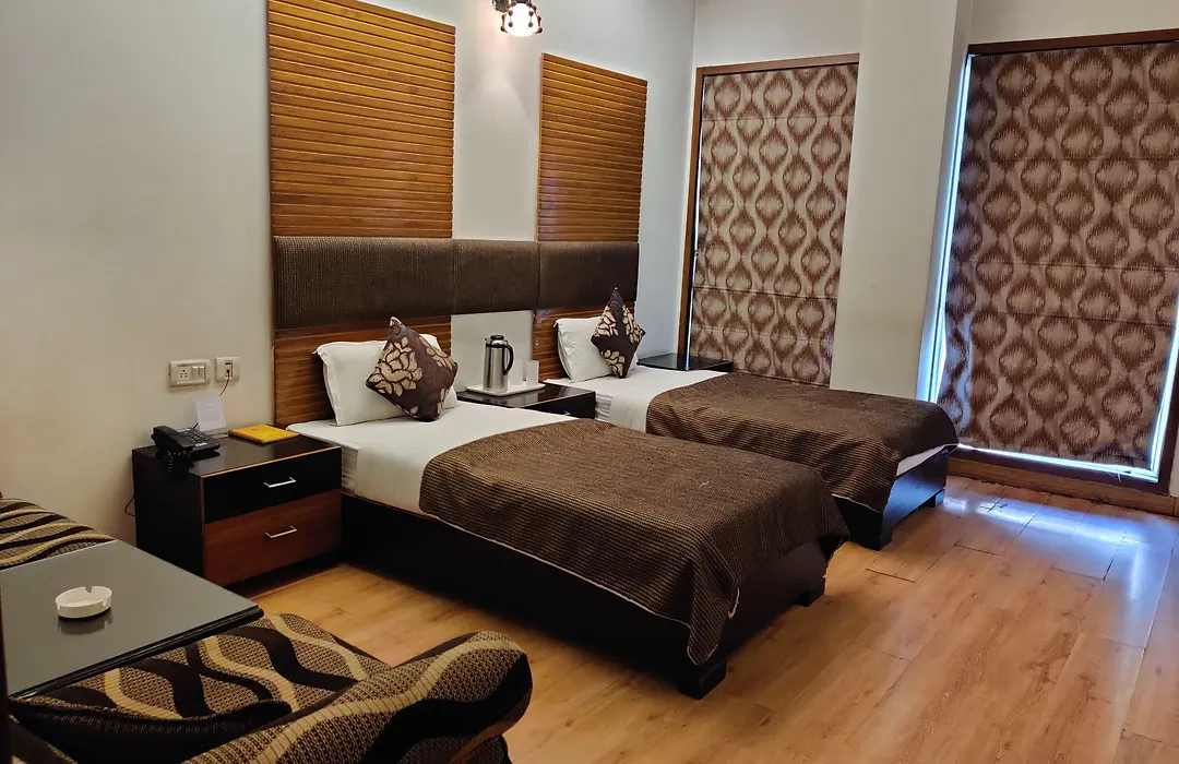 Hotel Haris Court Lajpat Nagar-1