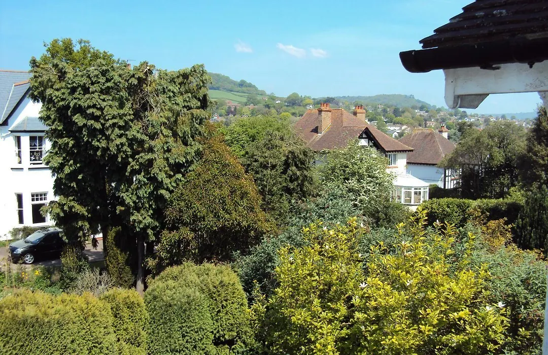 Coombe Bank Guest House-1