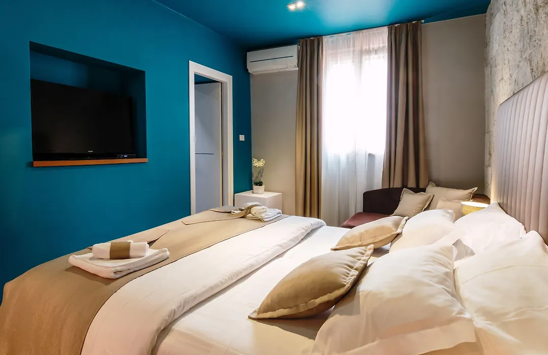 Riva Luxury Rooms-1