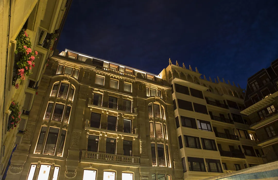 Lasala Plaza Hotel - Adults Only-1