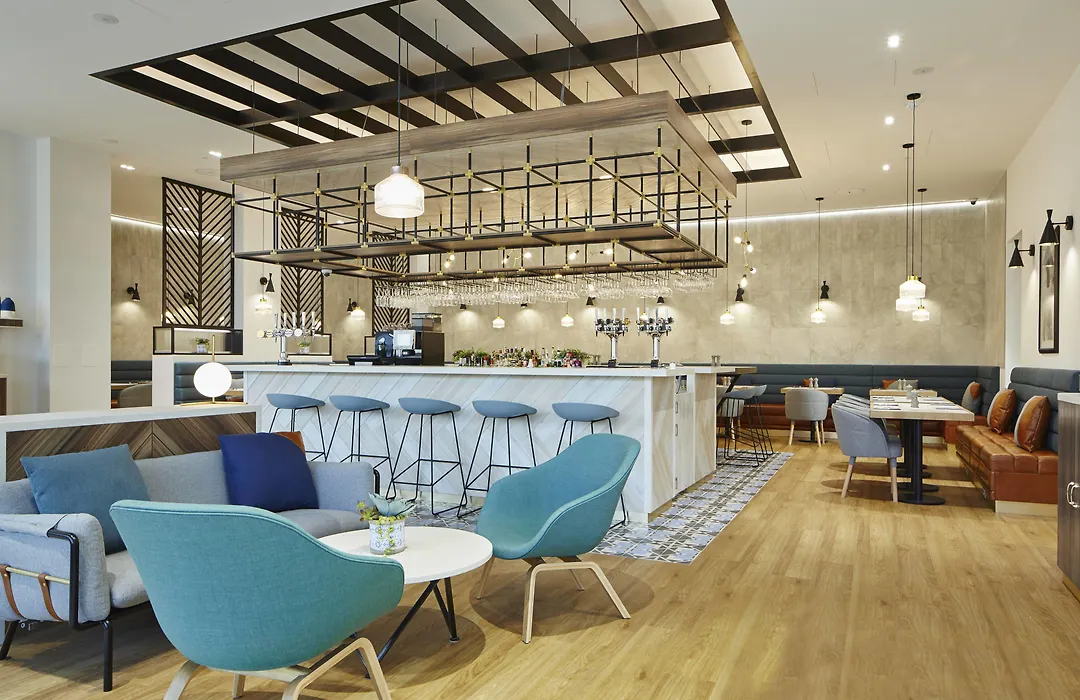 Courtyard By Marriott Luton Airport-1