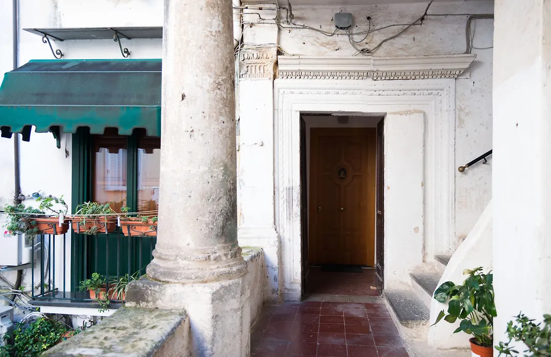 Sorrento Stylish Rooms-1