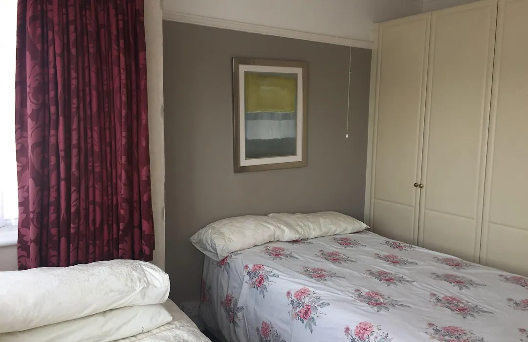 Edgware B&B-1