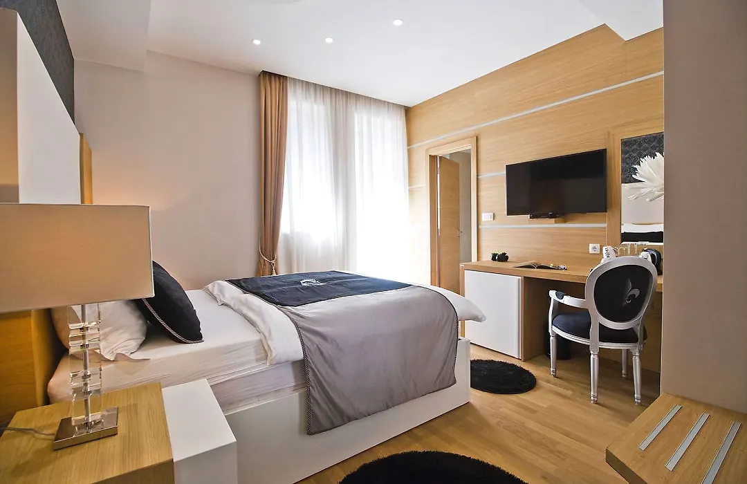 Vip Rooms-1