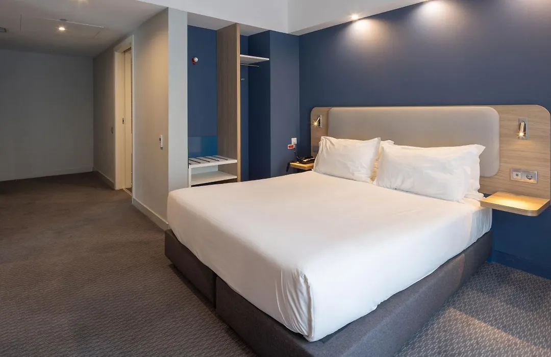 Holiday Inn Express Porto City Centre By Ihg-1