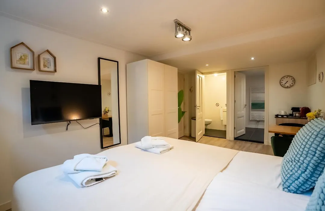 Nassau Canal Suites - In The Heart Of The City-1