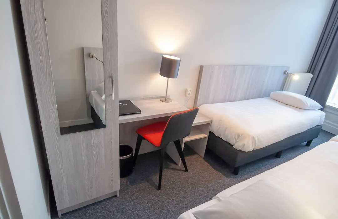 Hotel Crown-1