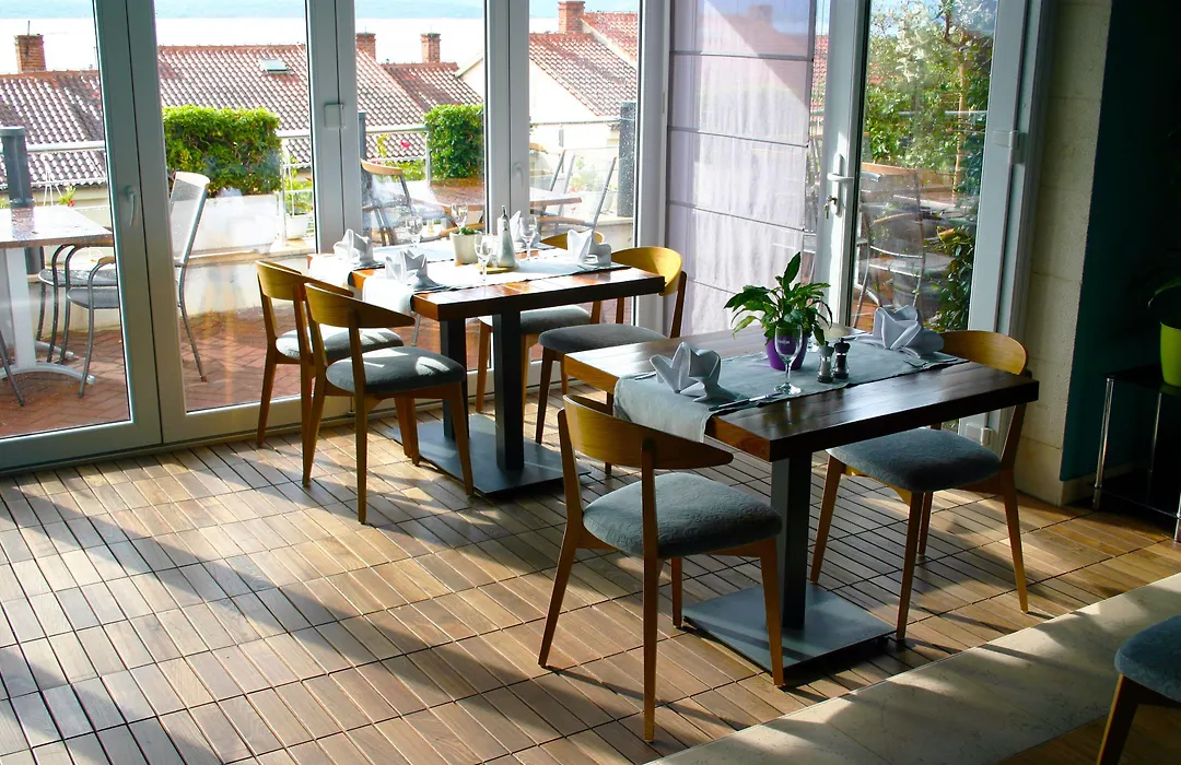 Apartments Villa Azzurra Bol-1