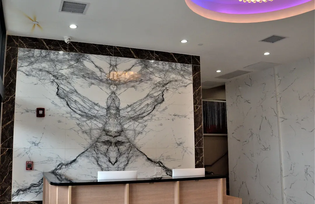 Lic Plaza Hotel-1