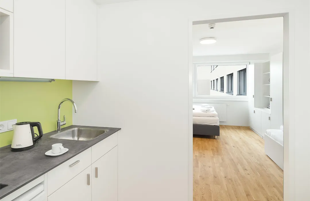 myNext - Hotel Leo-1