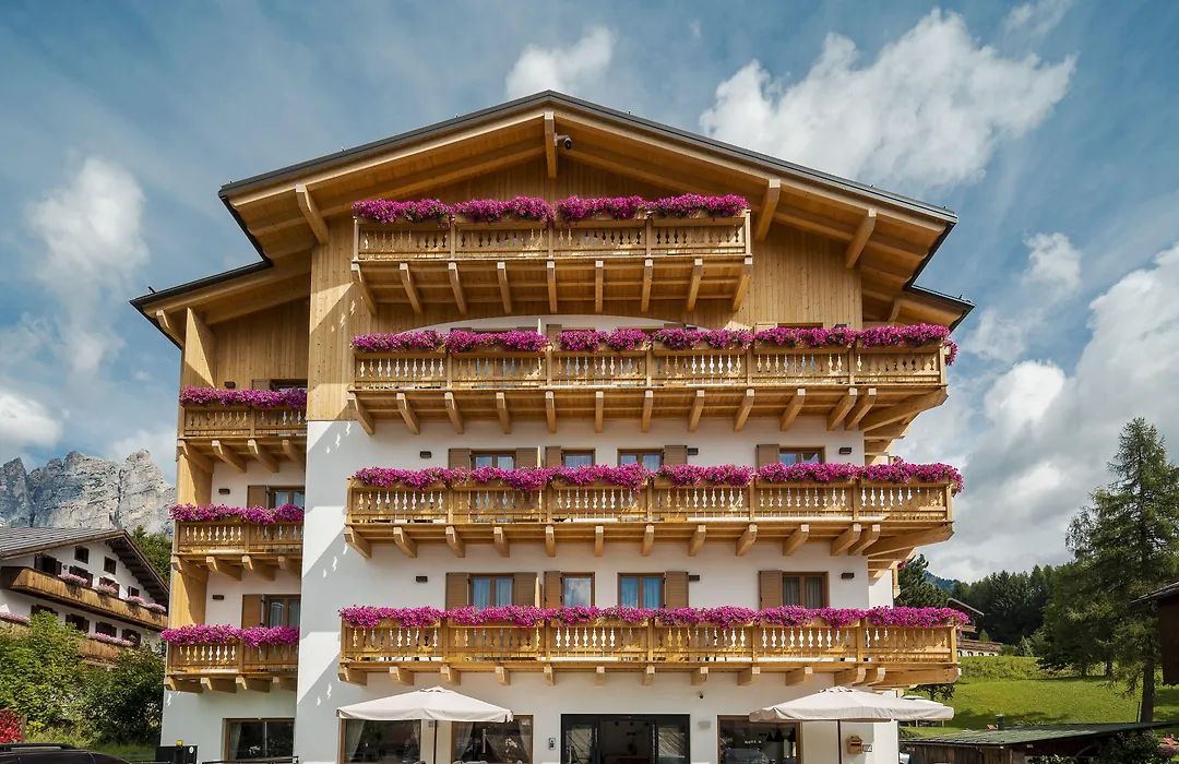 Camina Suite And Spa-1