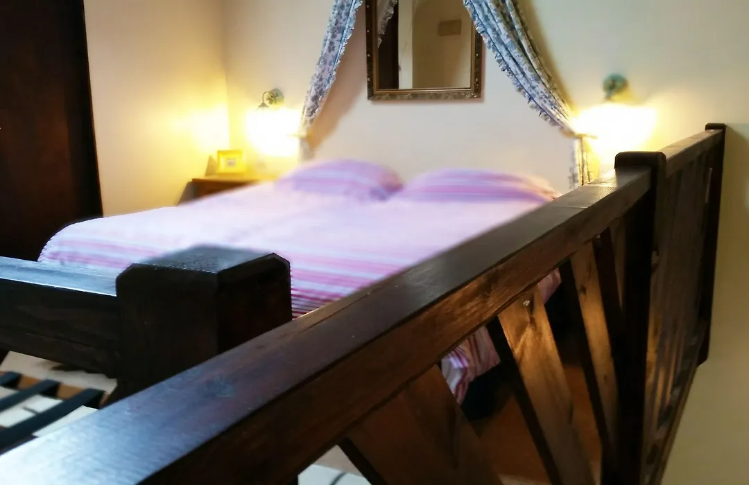 Miltons Apartments And Rooms-1