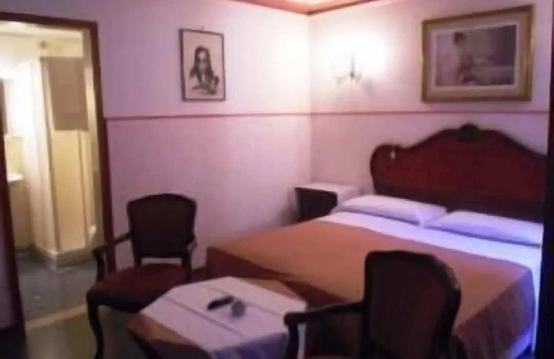 Hotel Leonardo-1