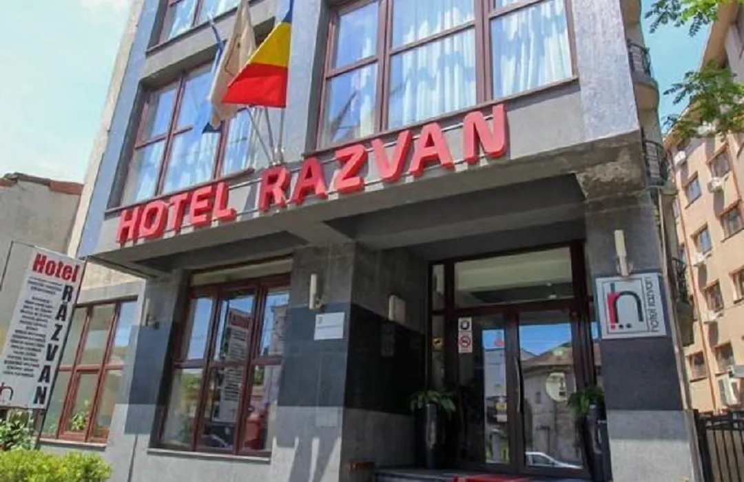 Hotel Razvan-1