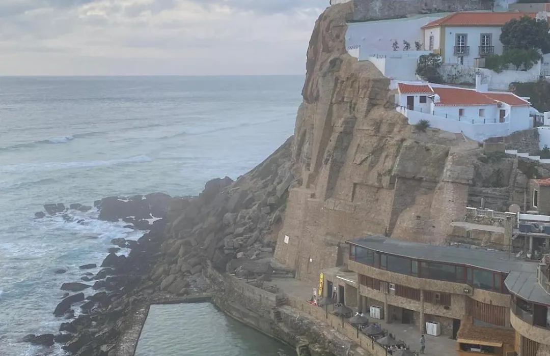Azenhas Do Mar Valley House-1