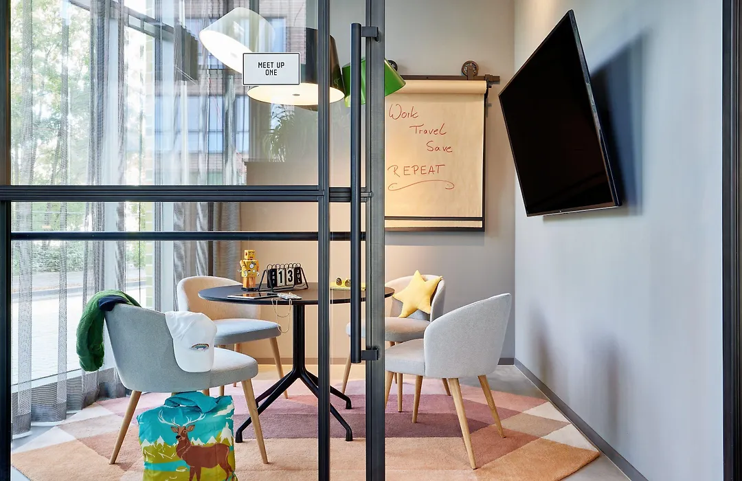 Moxy Cologne Muelheim-1