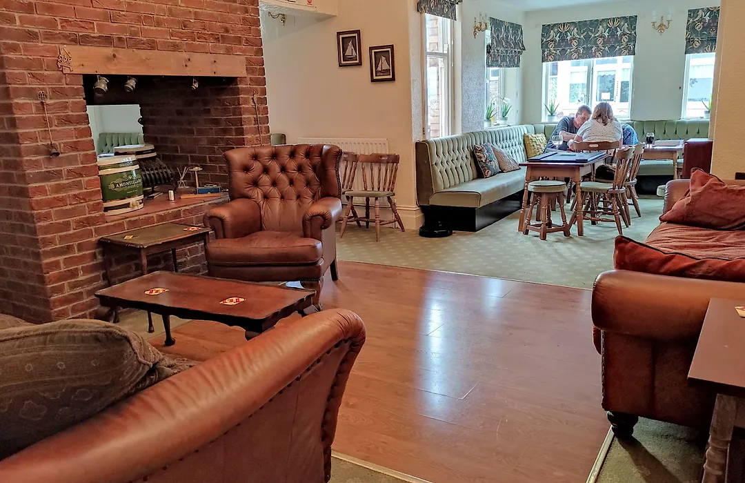 Cleve Court Hotel-1