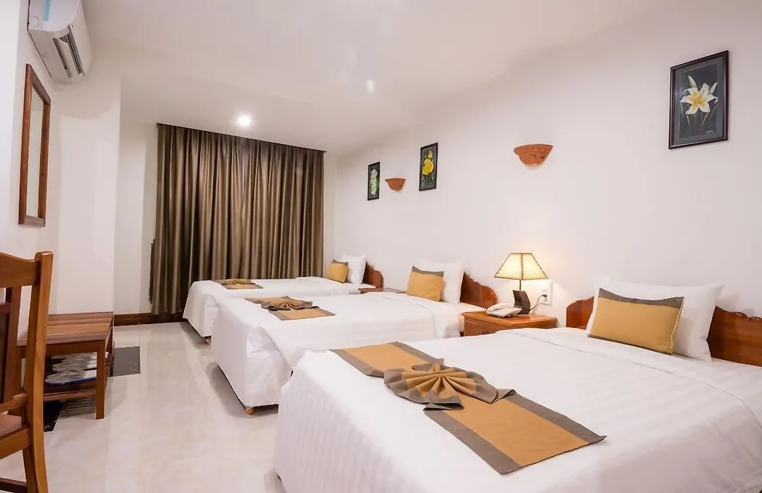 Relax Hotel-1