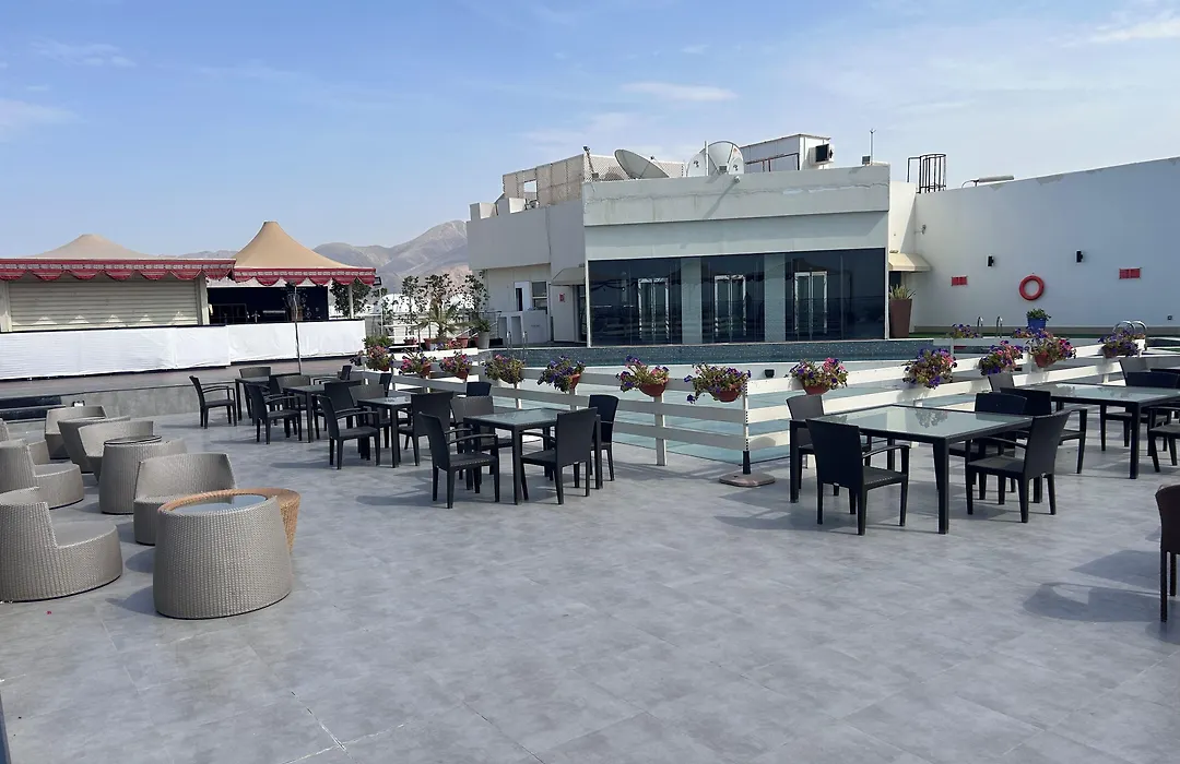 Golden Tulip Muscat-1