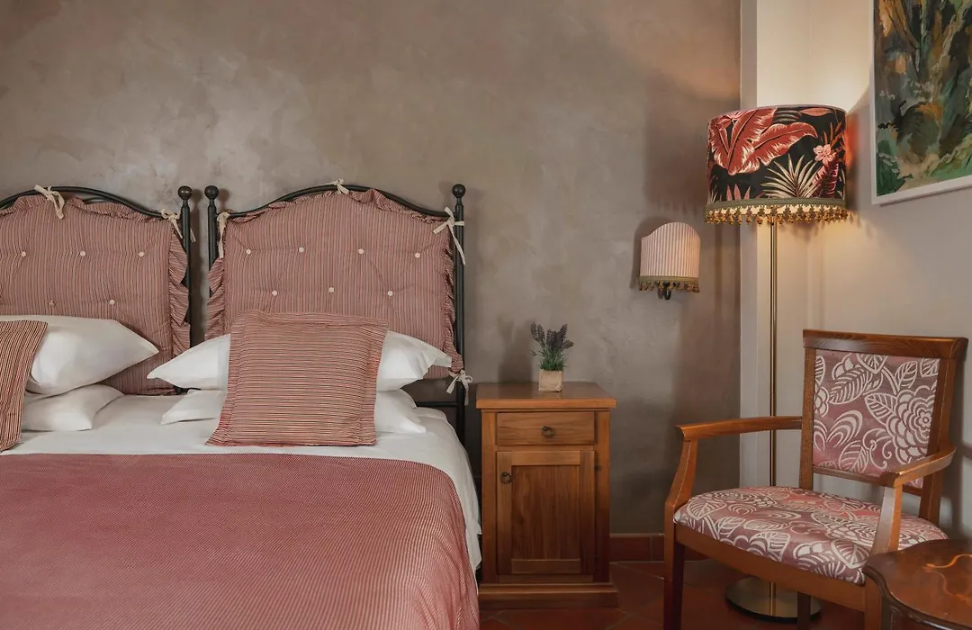 Hotel & Restaurant Casolare Le Terre Rosse-1