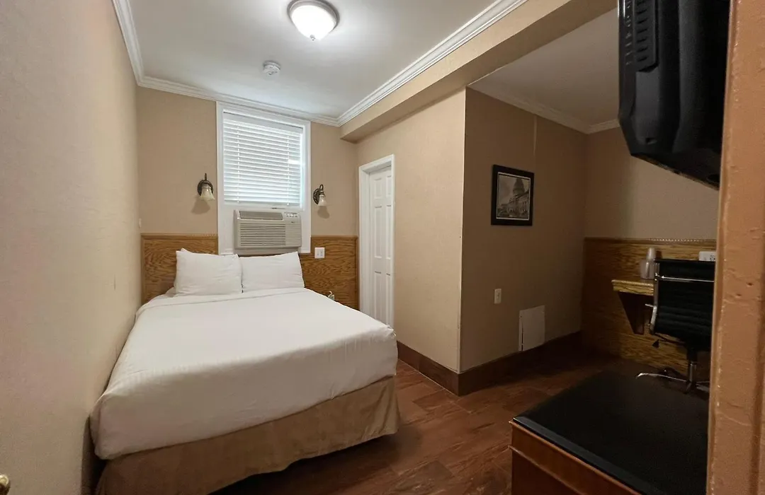 District Hotel-1