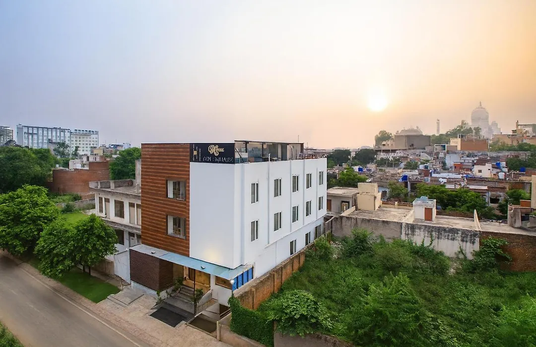 Hotel Ten Square - 5 Minutes From The Taj Mahal-1