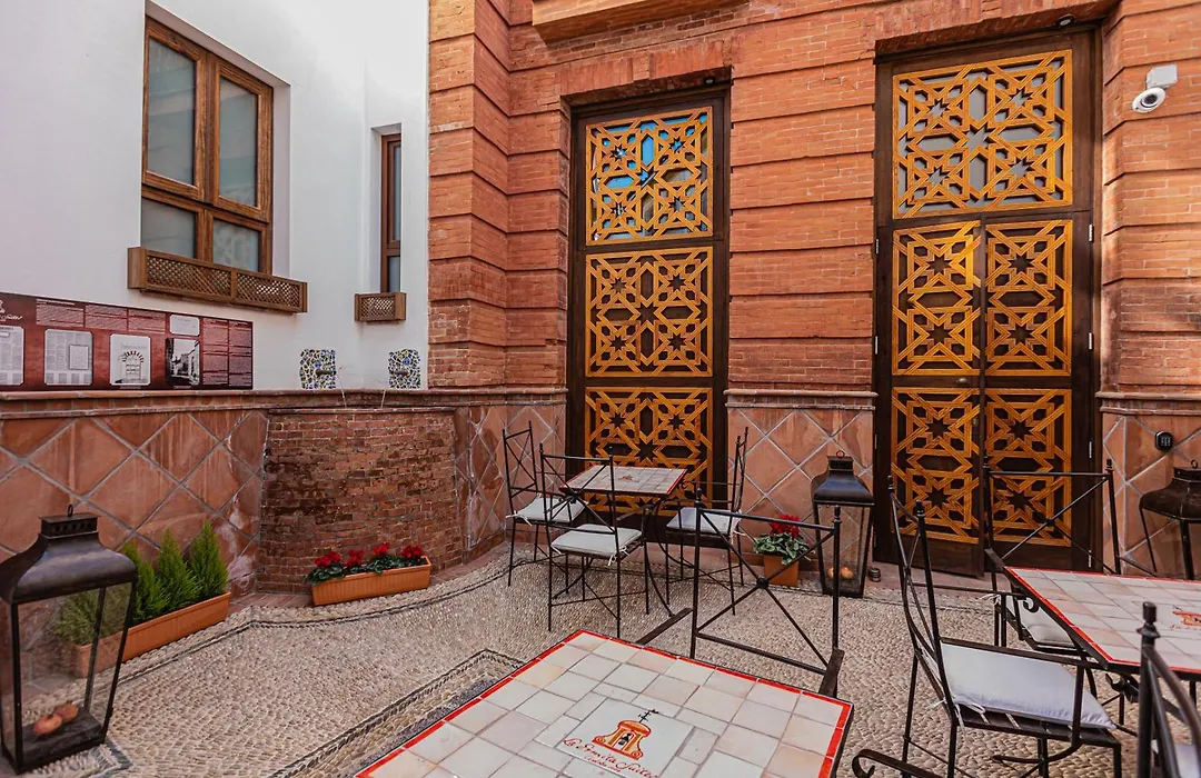 La Ermita Suites - Unico Hotel Monumento De Cordoba-1