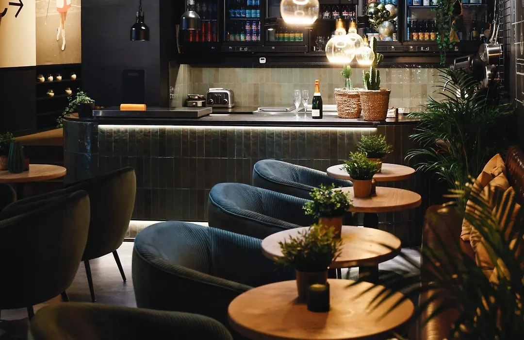 Zoom Hotel-1