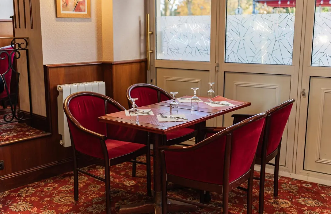 Brit Hotel Le Lion D'Or Chinon-1