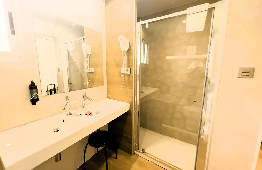 Hotel Olympus-1