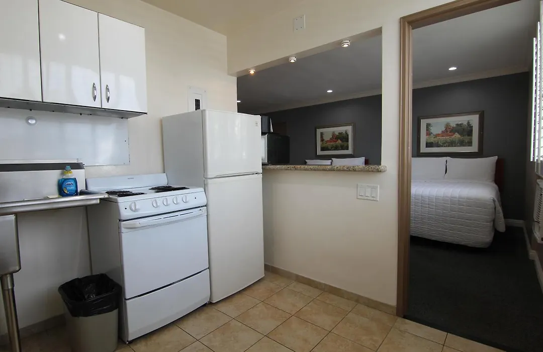 Dunes Inn - Wilshire (Adults Only)-1
