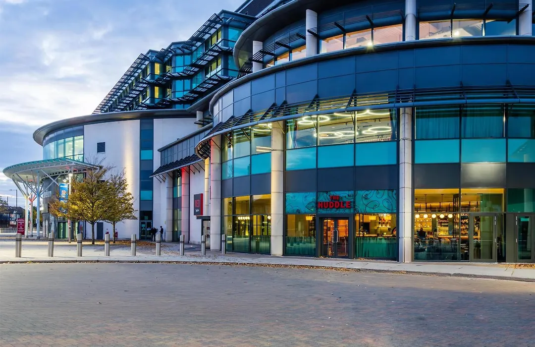 Radisson RED London Twickenham-1