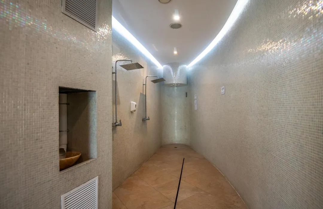 Zenith Hotel-1